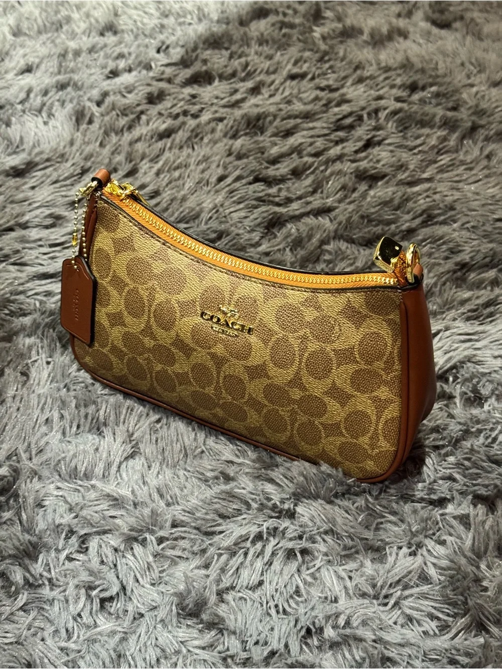 Coach Teri Shoulder Bag Signature Canvas Tan Brown Gold Purse